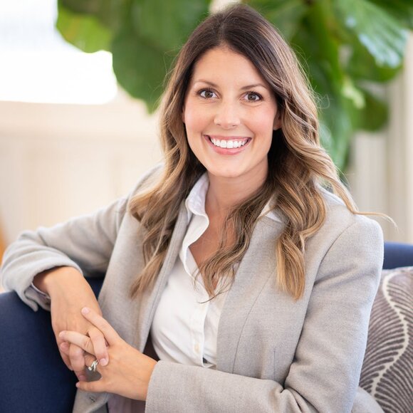 Meet your Posher, Leah - Picture 1 of 1